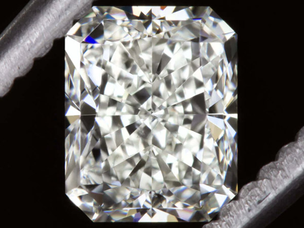 radiant cut diamond